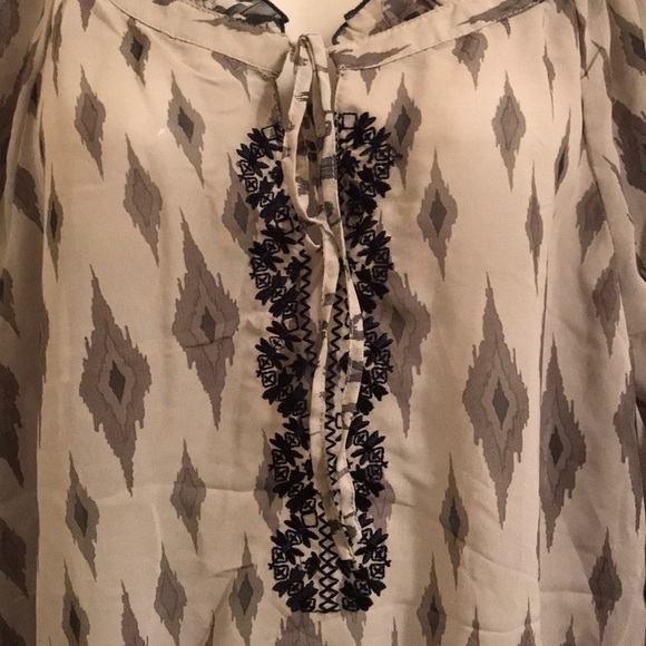 💖 C’est City Women’s Tops Shirts - Picture 2 of 12